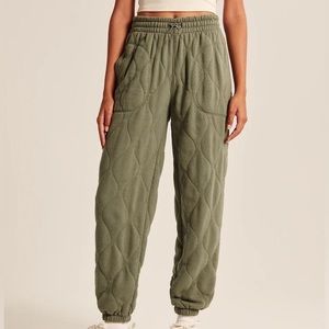 Abercrombie Women’s Quilted Sunday Sweatpants